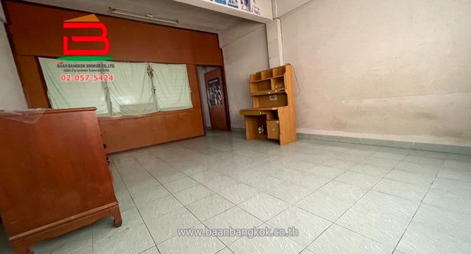For sale retail Space in Khan Na Yao, Bangkok