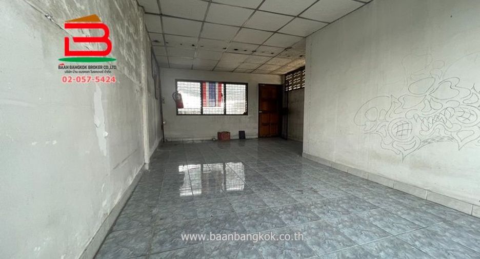 For sale retail Space in Khan Na Yao, Bangkok