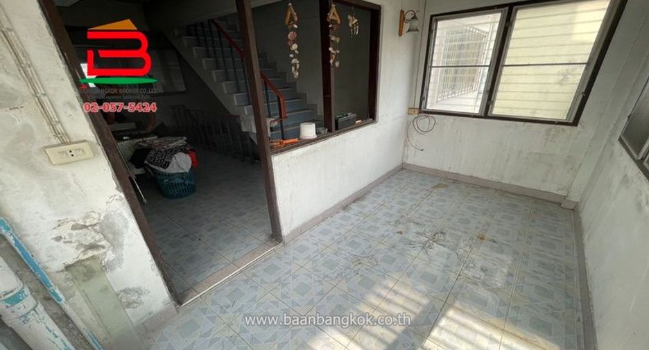For sale retail Space in Khan Na Yao, Bangkok