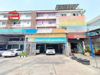 Local comercial en venta de 3 habitaciones en Prawet, Bangkok
