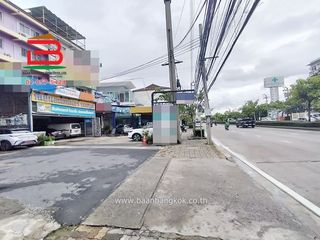 Local comercial en venta de 3 habitaciones en Prawet, Bangkok