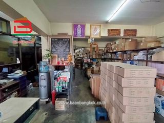 Local comercial en venta de 3 habitaciones en Prawet, Bangkok
