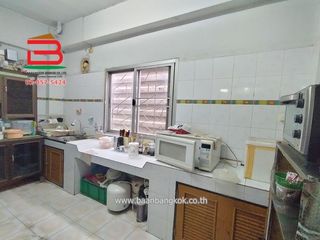 Local comercial en venta de 3 habitaciones en Prawet, Bangkok