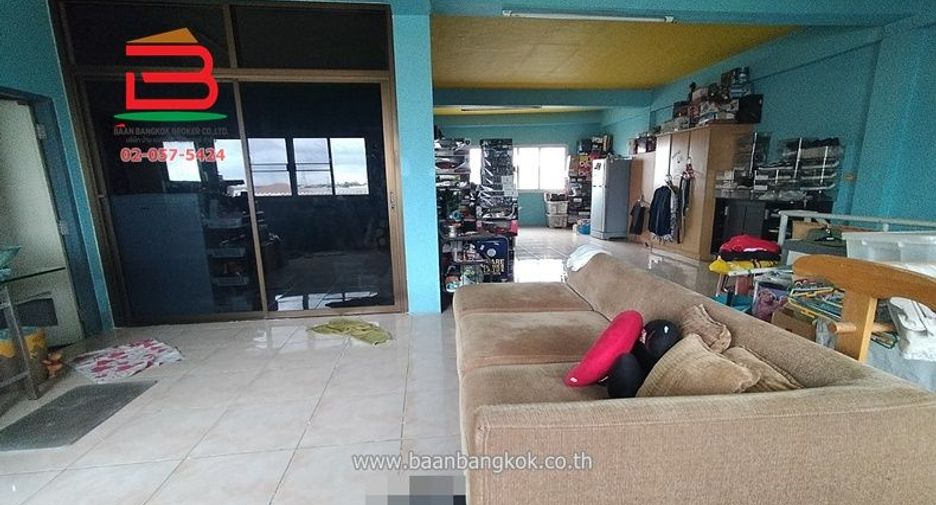For sale 3 bedrooms retail Space in Prawet, Bangkok