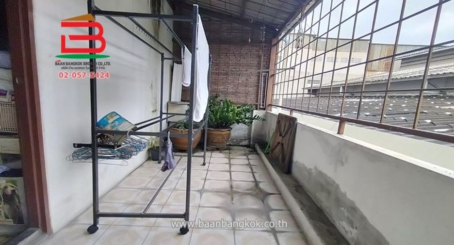 For sale 3 bedrooms retail Space in Prawet, Bangkok