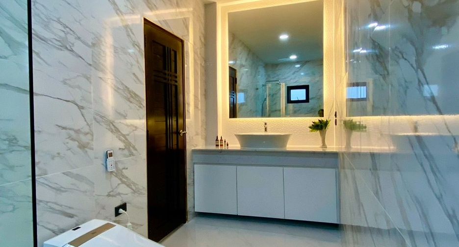 For sale 4 ベッドルーム villa in Mae On, Chiang Mai