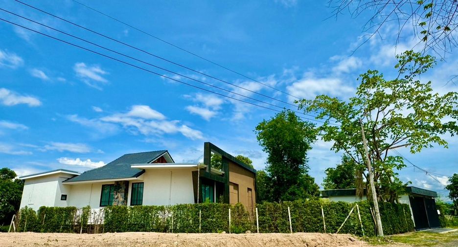 For sale 4 ベッドルーム villa in Mae On, Chiang Mai