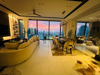 Wohnung zur Miete mit 4 Zimmer in Pathum Wan, Bangkok