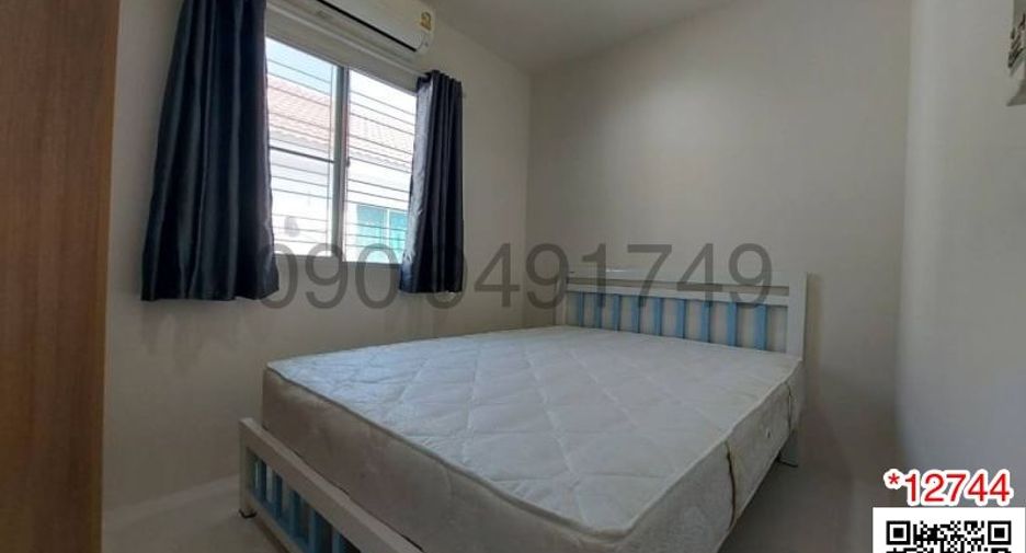 À louer 3 chambres maison de ville à Bang Sao Thong, Samut Prakan