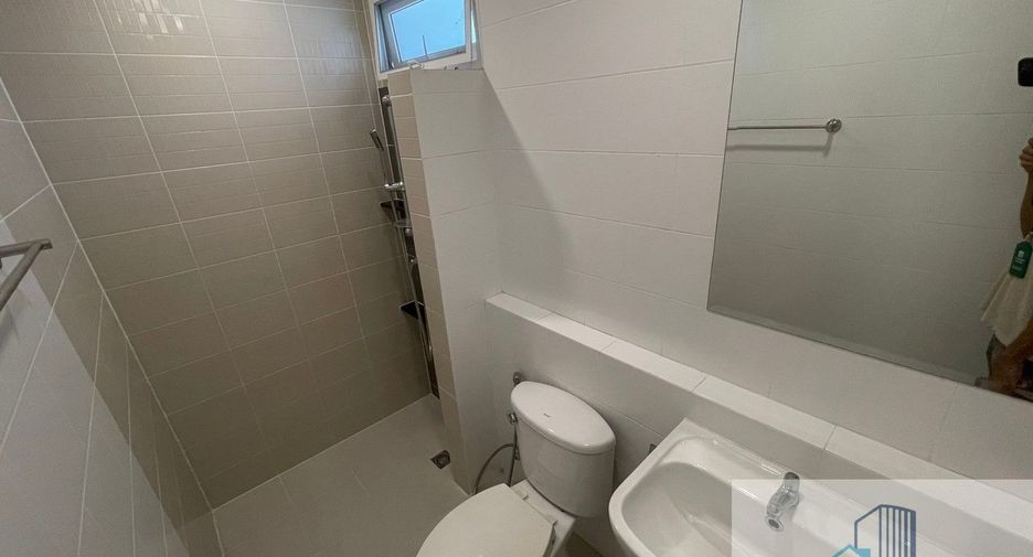For sale 4 bedrooms house in Khlong Luang, Pathum Thani