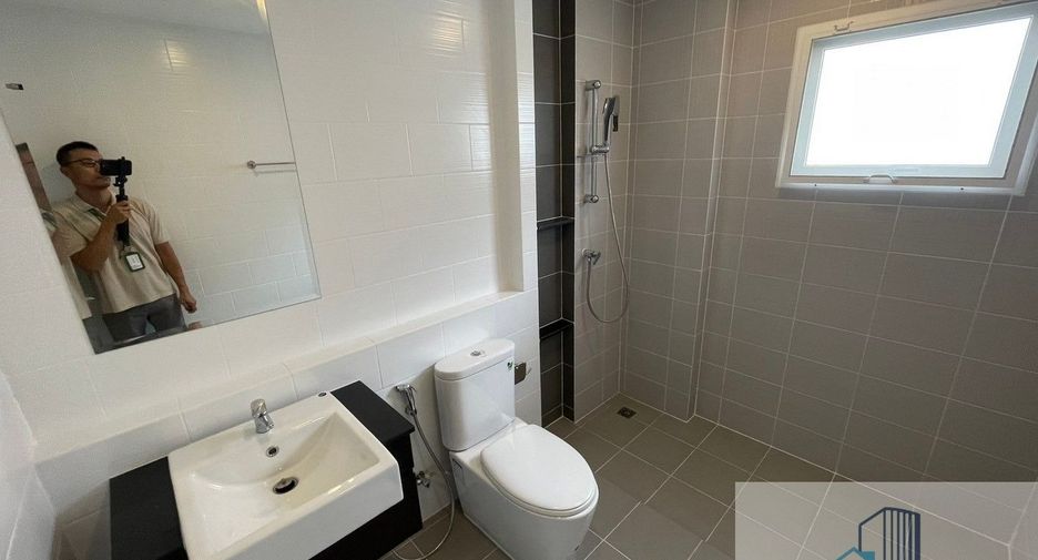 For sale 4 bedrooms house in Khlong Luang, Pathum Thani