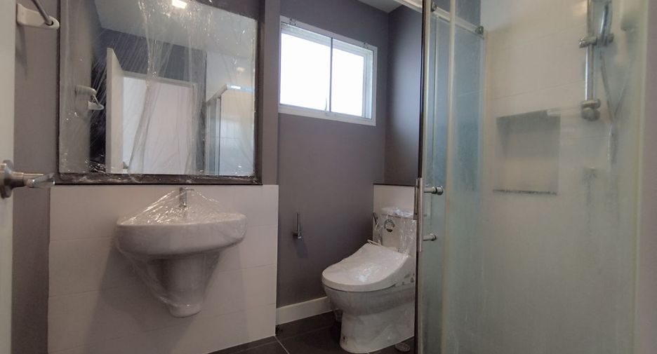 For sale 4 bedrooms house in Bang Phli, Samut Prakan