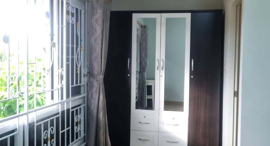 For rent 4 bedrooms house in San Kamphaeng, Chiang Mai