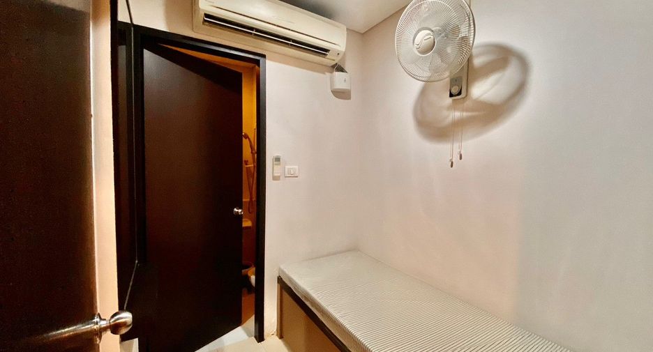 For rent 4 bedrooms condo in Pathum Wan, Bangkok
