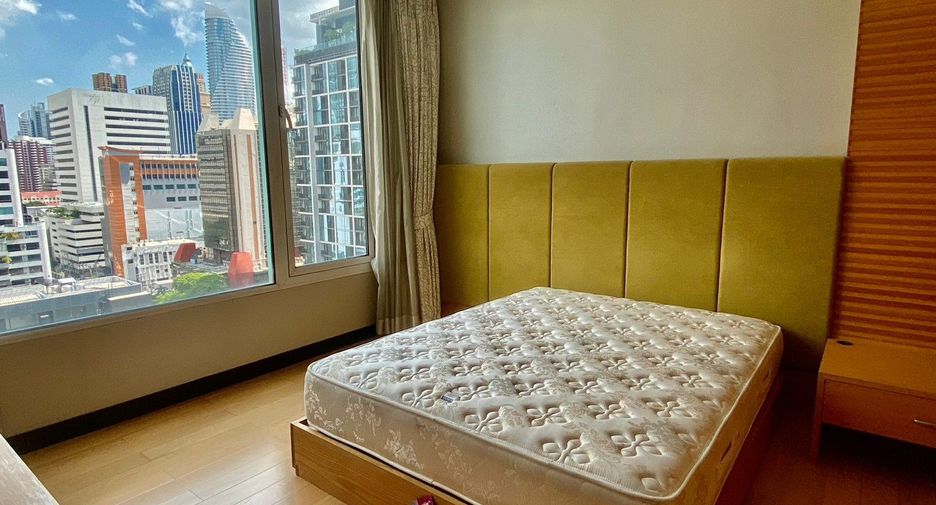 For rent 4 bedrooms condo in Pathum Wan, Bangkok