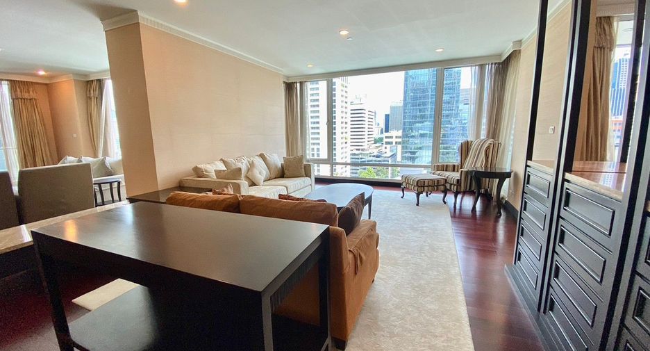 For rent 4 bedrooms condo in Pathum Wan, Bangkok