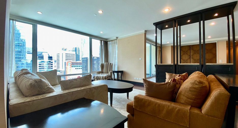 For rent 4 bedrooms condo in Pathum Wan, Bangkok