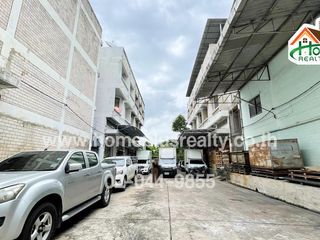 For sale 6 bed townhouse in Phra Nakhon, Bangkok