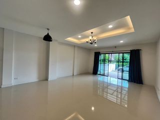 For rent and for sale 2 bed townhouse in Li, Lamphun