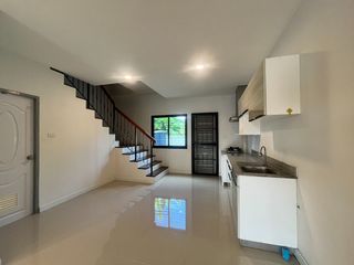 For rent and for sale 2 bed townhouse in Li, Lamphun