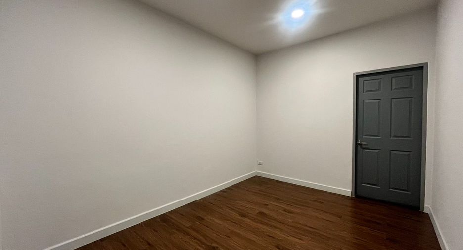 Reihenhaus zur Miete und zum Kauf mit 2 Zimmer in Li, Lamphun