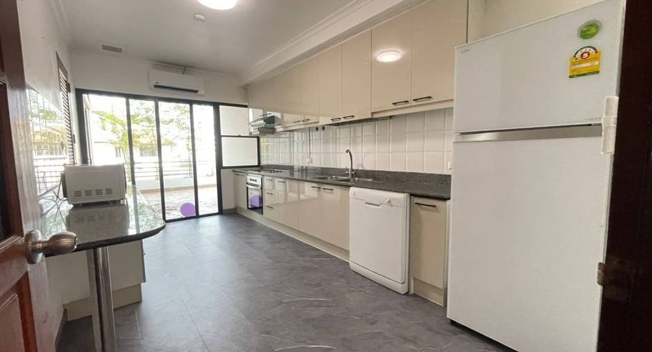 Apartment zur Miete mit 3 Zimmer in Watthana, Bangkok
