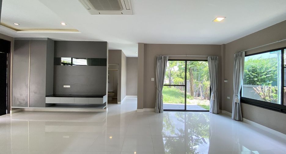 For sale 4 bedrooms house in Prawet, Bangkok