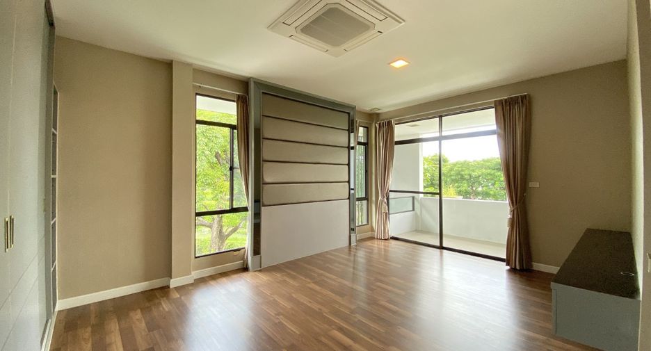 For sale 4 bedrooms house in Prawet, Bangkok
