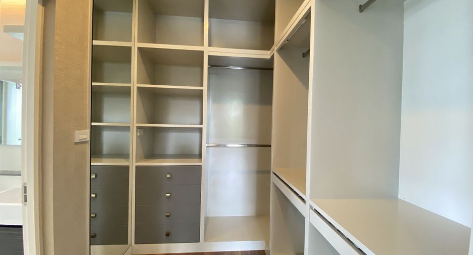For sale 4 bedrooms house in Prawet, Bangkok