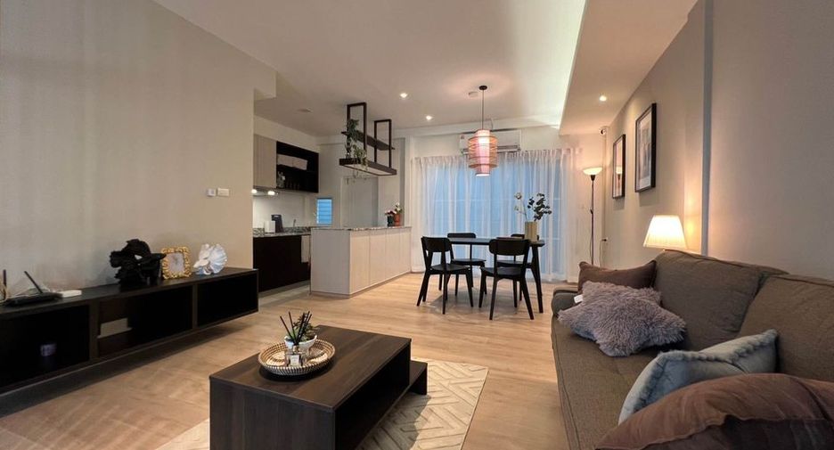 For rent 3 bedrooms townhouse in Prawet, Bangkok