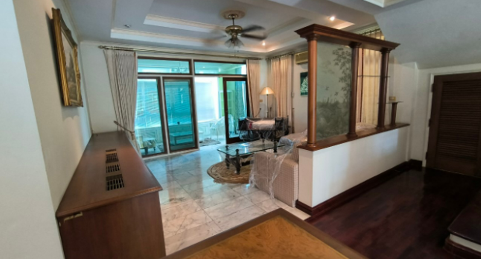 For sale 3 bedrooms house in Mueang Samut Prakan, Samut Prakan