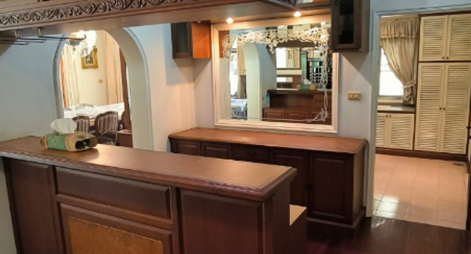 For sale 3 bedrooms house in Mueang Samut Prakan, Samut Prakan