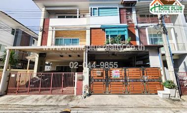 For sale 4 bedrooms townhouse in Yan Nawa, Bangkok
