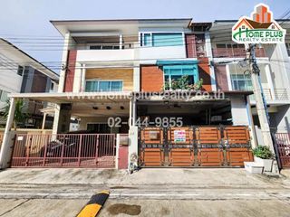 Casa adosada en venta de 4 habitaciones en Yan Nawa, Bangkok