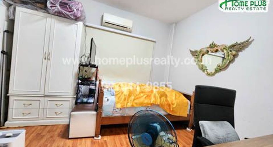For sale 4 bedrooms townhouse in Yan Nawa, Bangkok