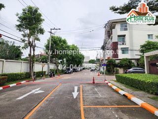 Casa adosada en venta de 4 habitaciones en Yan Nawa, Bangkok