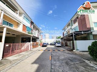 Casa adosada en venta de 4 habitaciones en Yan Nawa, Bangkok