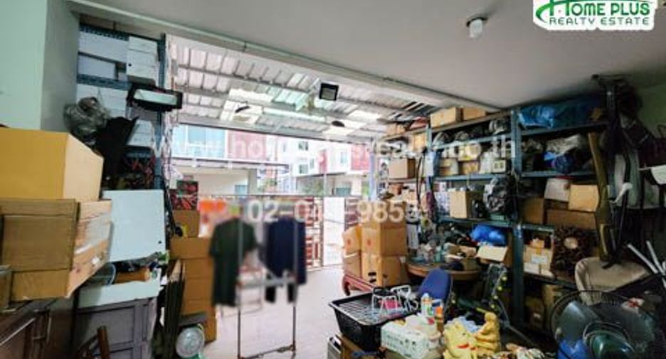 For sale 4 bedrooms townhouse in Yan Nawa, Bangkok