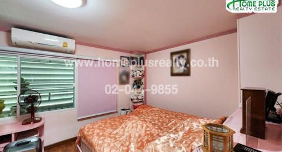 For sale 4 bedrooms townhouse in Yan Nawa, Bangkok