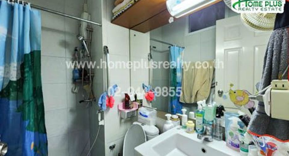For sale 4 bedrooms townhouse in Yan Nawa, Bangkok