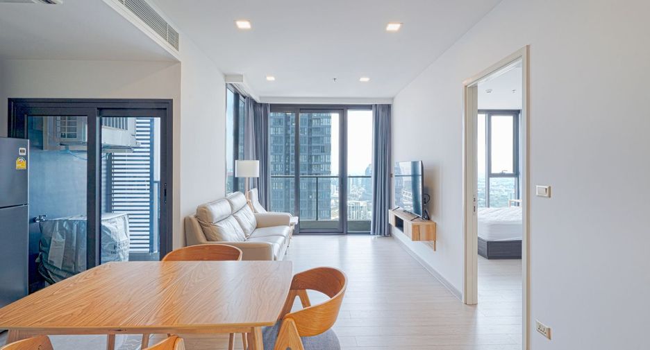 For rent 2 bedrooms condo in Huai Khwang, Bangkok