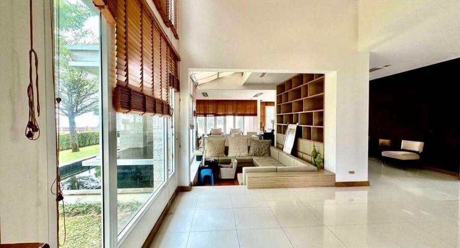 For sale 5 ベッドルーム house in Sattahip, Chonburi