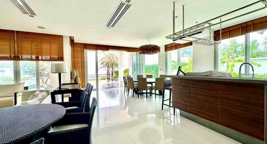 For sale 5 ベッドルーム house in Sattahip, Chonburi