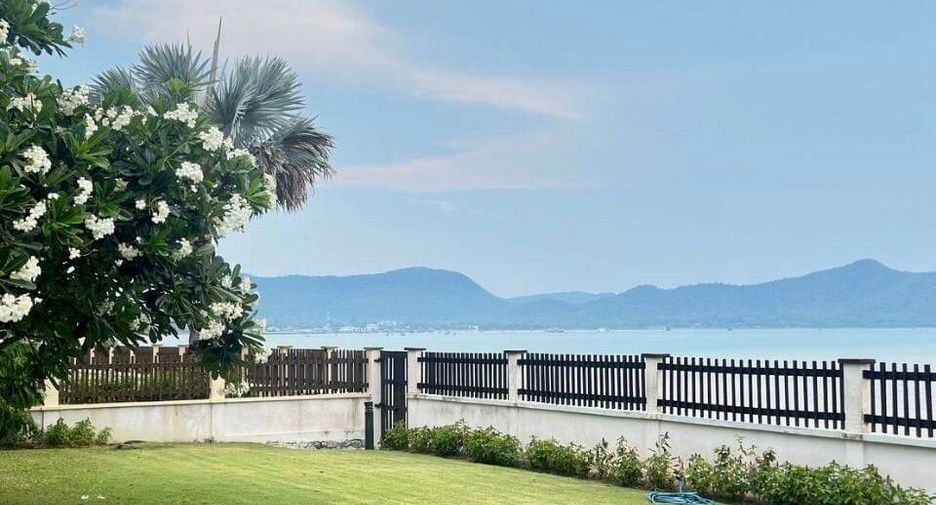 For sale 5 ベッドルーム house in Sattahip, Chonburi