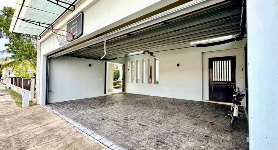For sale 5 ベッドルーム house in Sattahip, Chonburi