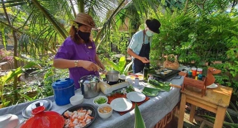 For sale 11 bedrooms hotel in Mueang Samut Songkhram, Samut Songkhram