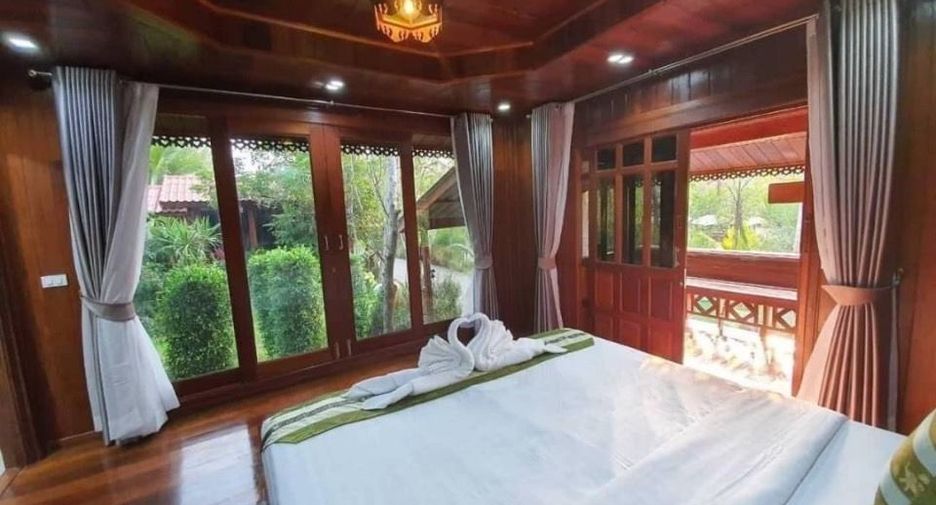 For sale 11 bedrooms hotel in Mueang Samut Songkhram, Samut Songkhram