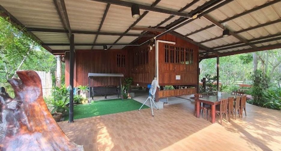 For sale 11 bedrooms hotel in Mueang Samut Songkhram, Samut Songkhram