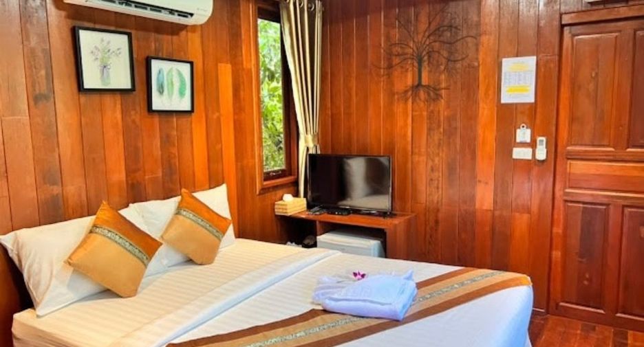 For sale 11 bedrooms hotel in Mueang Samut Songkhram, Samut Songkhram