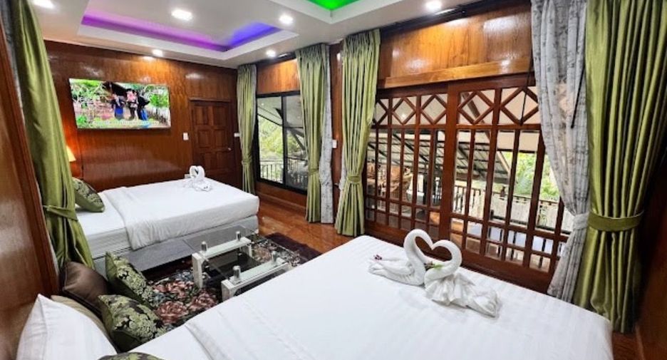 For sale 11 bedrooms hotel in Mueang Samut Songkhram, Samut Songkhram